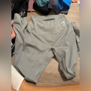 Gym shark leggings
